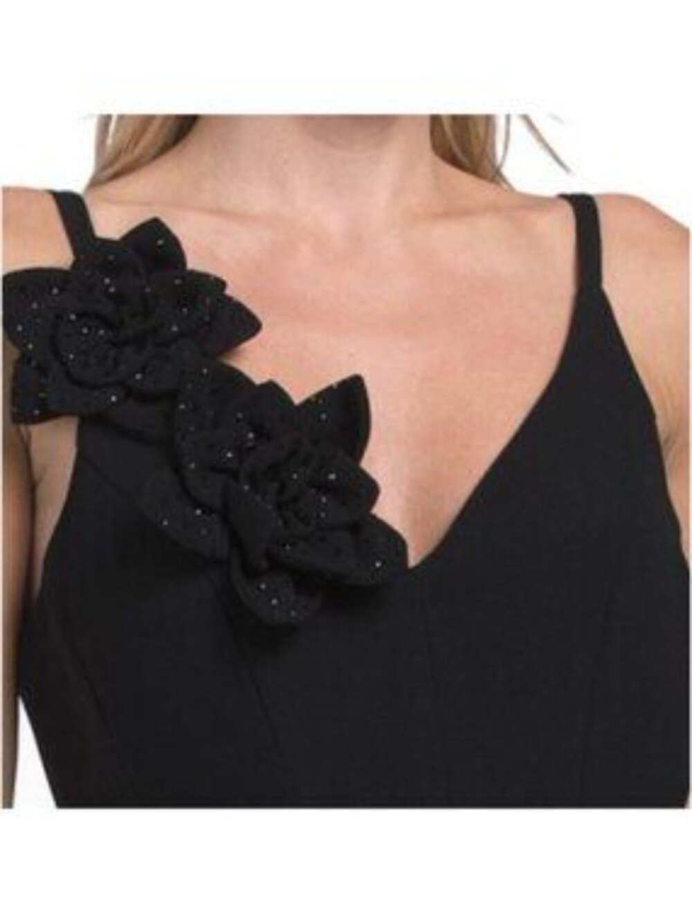 TAYLOR Sweetheart Fit And Flare Maxi Dress With Floral Accent - Picture 3 of 5